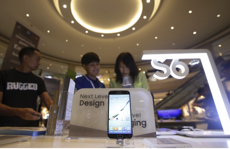 Samsung is one of many foreign smartphone manufacturers to see huge losses this year as more Chinese flock to cheaper local brands